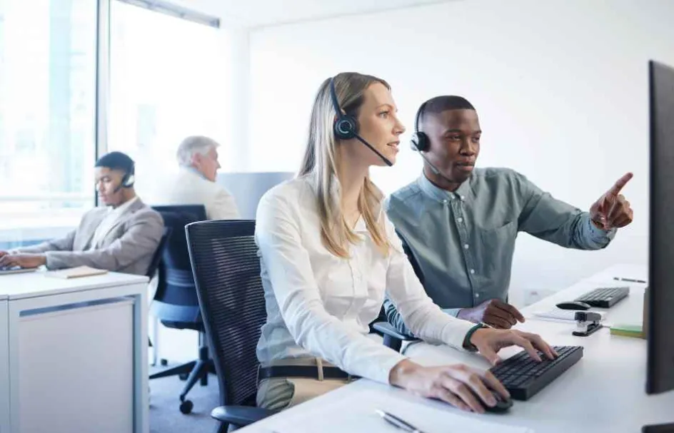 How Virtual Assistants Are Reshaping UK Workplaces in 2025