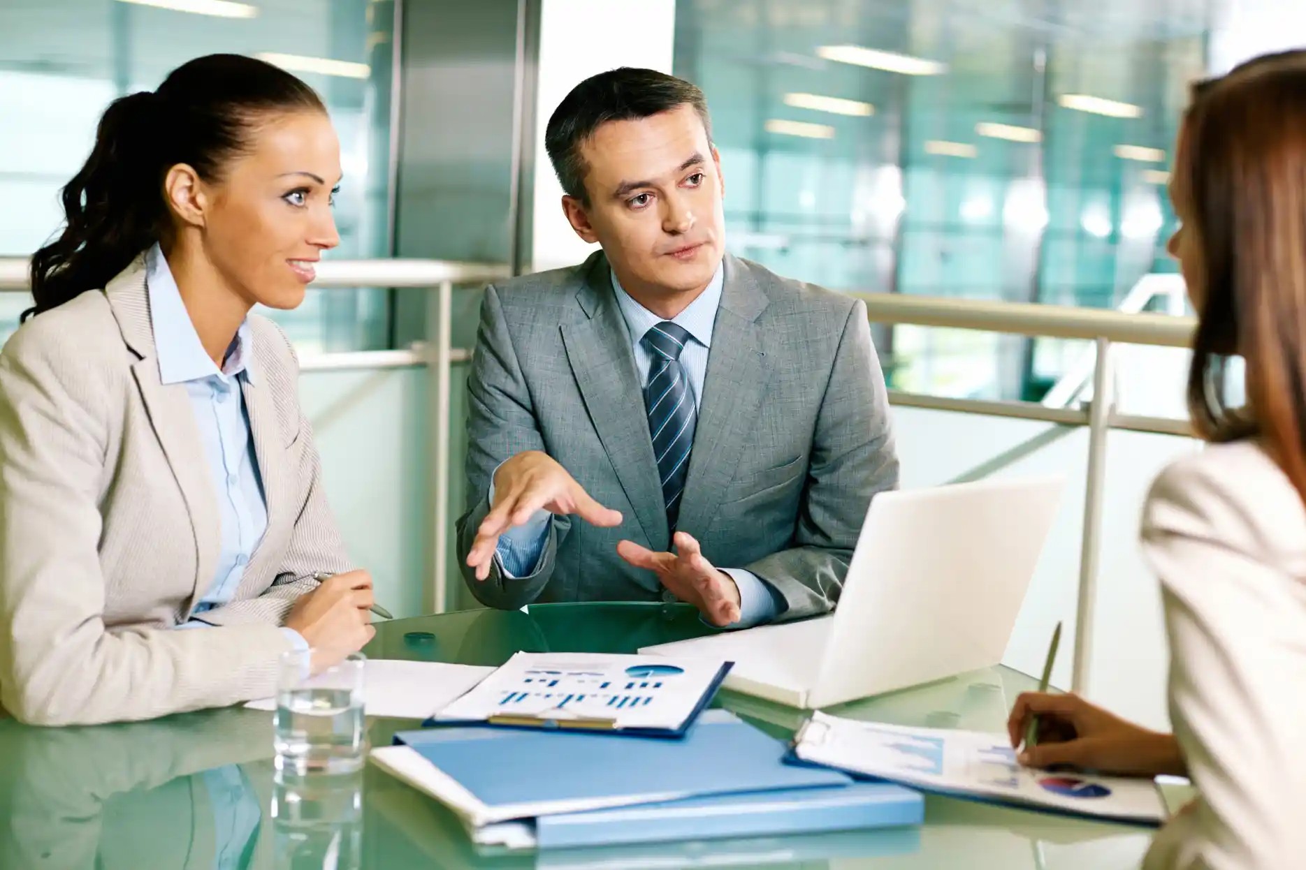 Choosing the Right Financial Process Outsourcing Partner